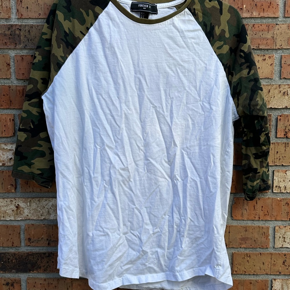 Forever 21 Men’s 3/4 sleeve camo shirt